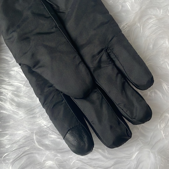 Brand New Michael Kors Black Touchscreen Stitch Logo Detail Gloves - Picture 7 of 11